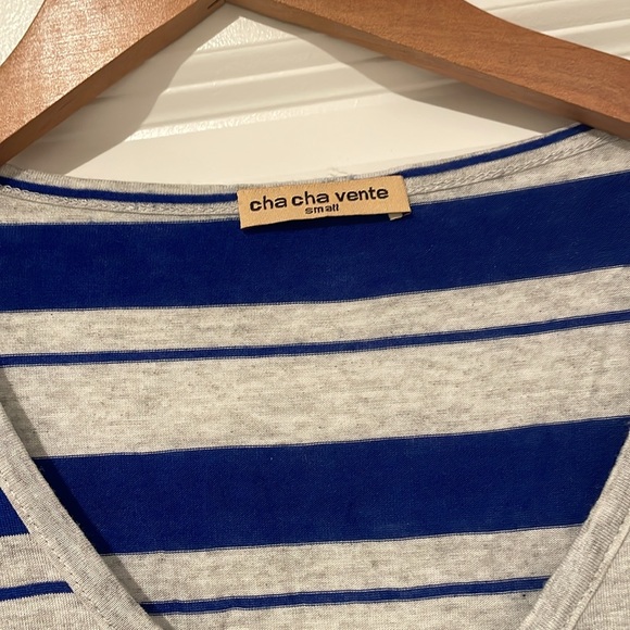 Cha cha vente cold shoulder Blue and Gray Striped Women's Top small - Picture 3 of 3